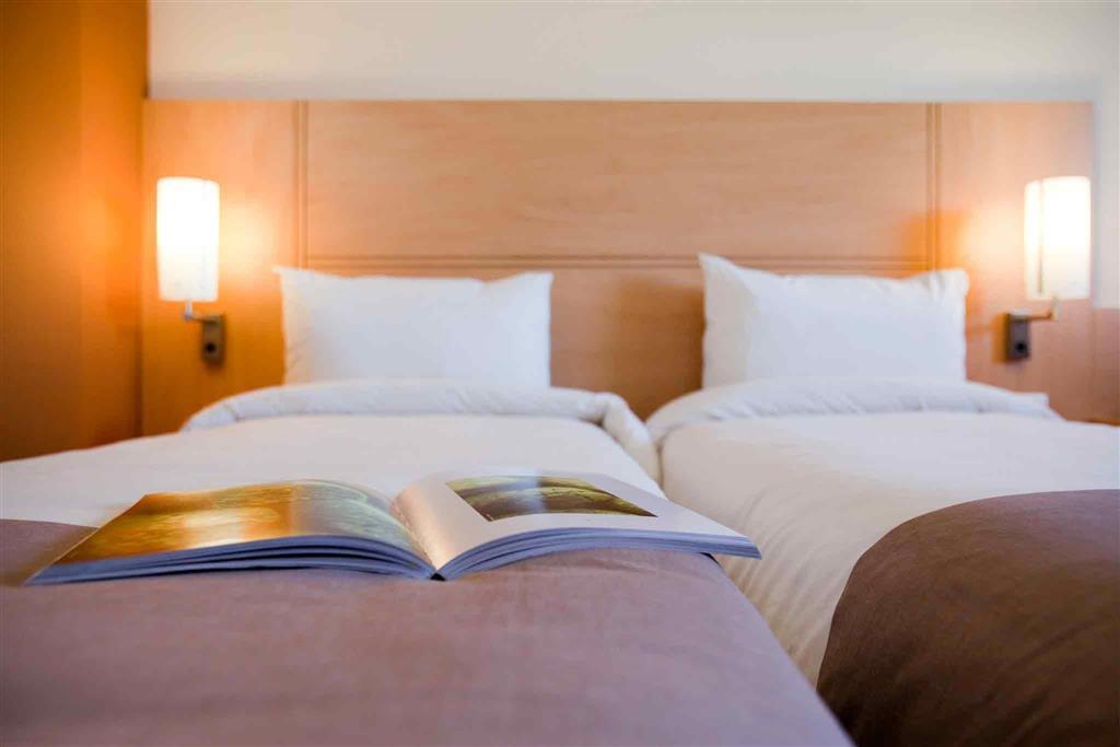 Hotel Ibis Zuerich Messe Airport Esterno foto
