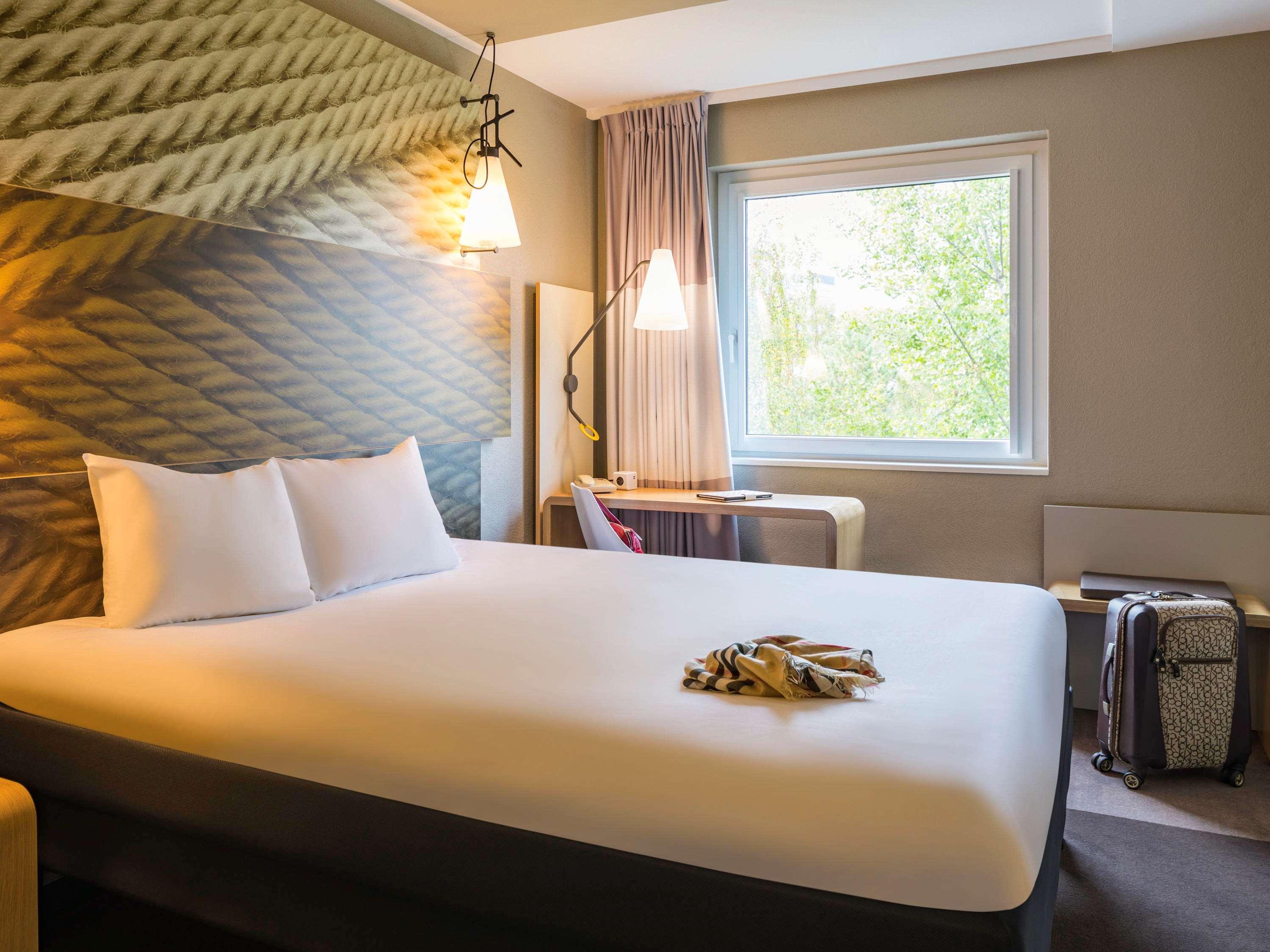 Hotel Ibis Zuerich Messe Airport Esterno foto