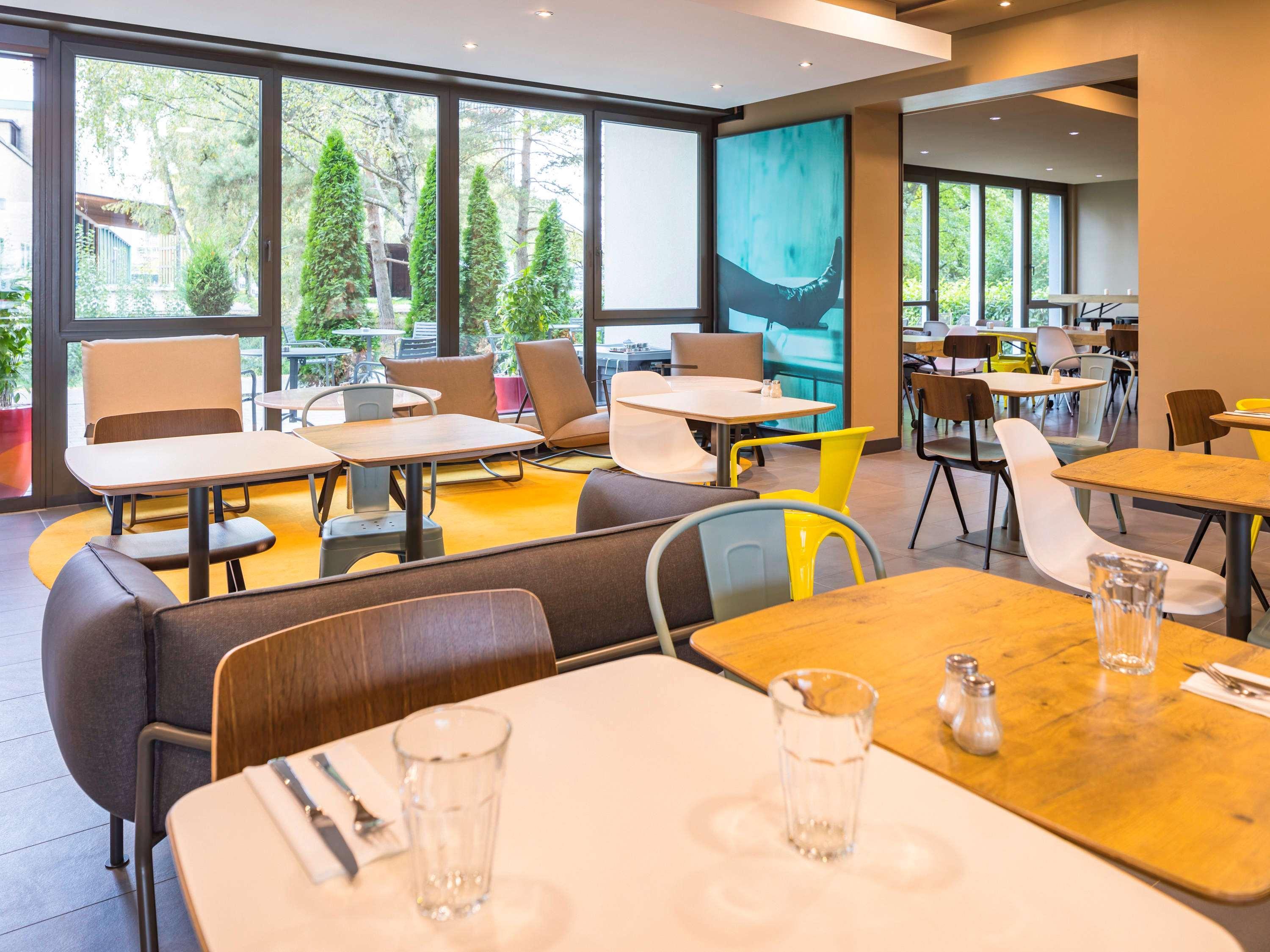 Hotel Ibis Zuerich Messe Airport Esterno foto