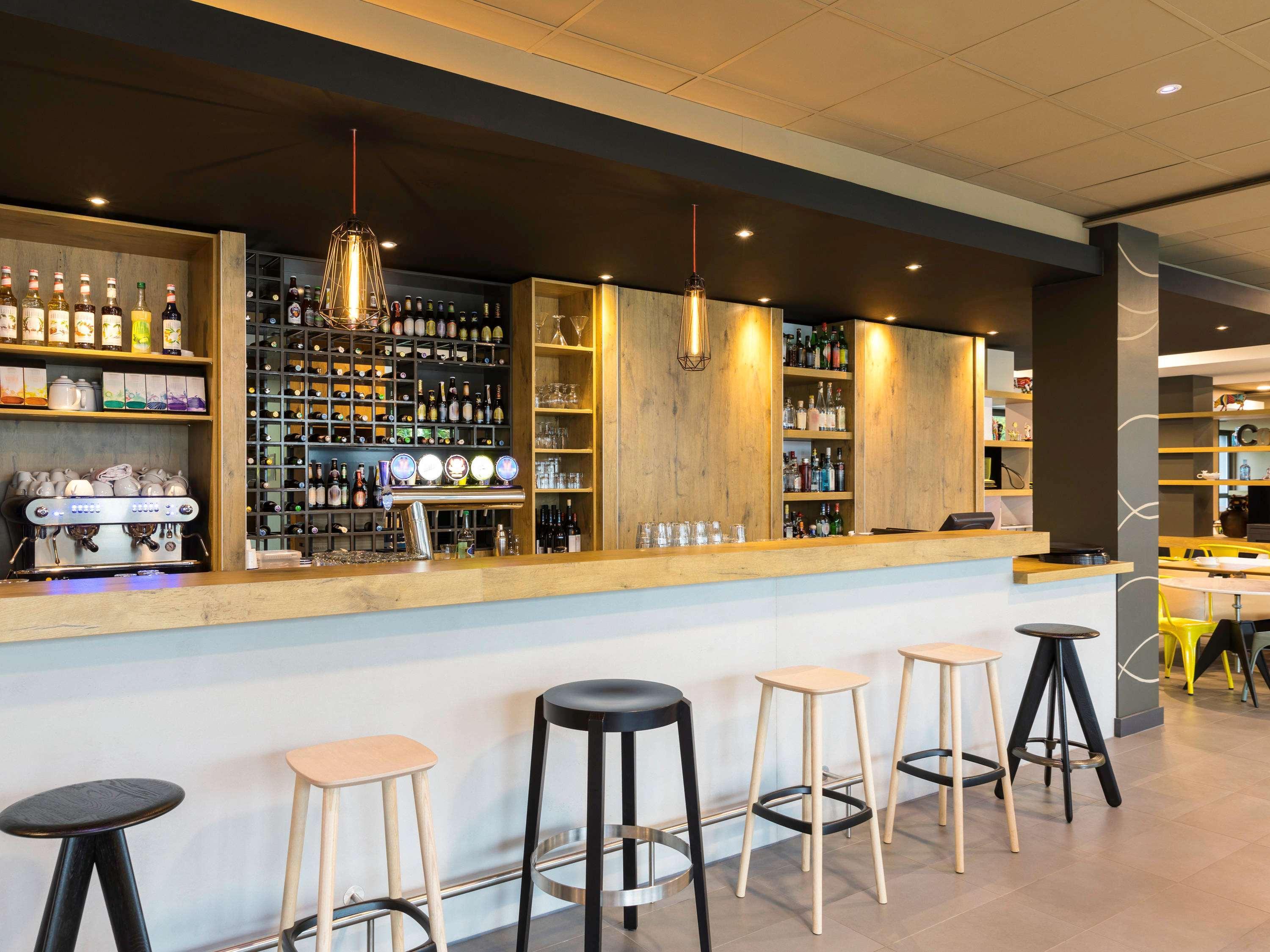 Hotel Ibis Zuerich Messe Airport Esterno foto