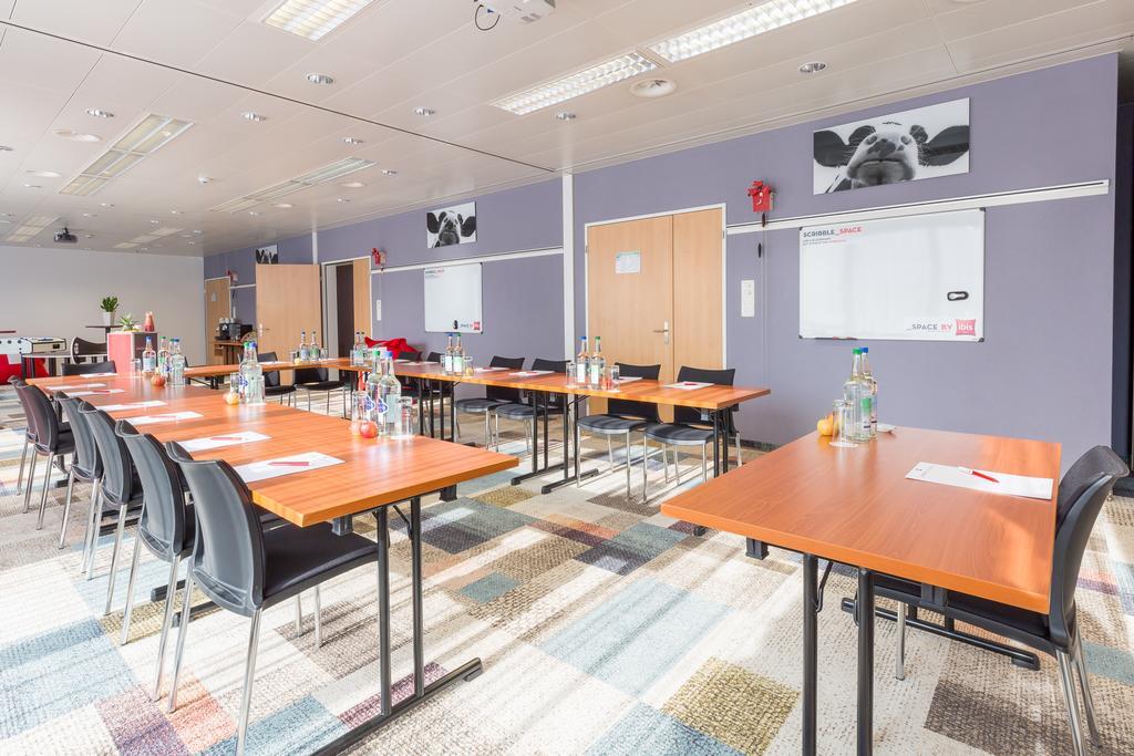 Hotel Ibis Zuerich Messe Airport Esterno foto