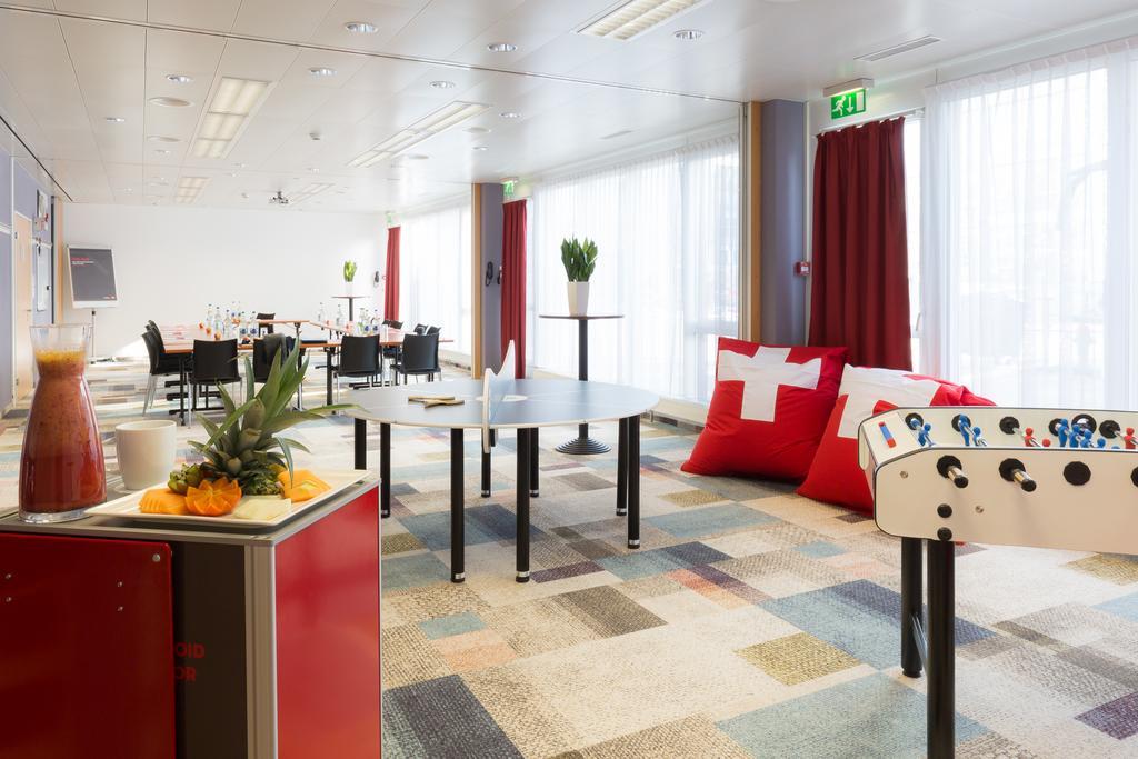 Hotel Ibis Zuerich Messe Airport Esterno foto